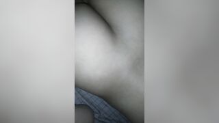Quay trộm con bạn cùng phòng lúc ngủ
