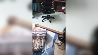 Nằm xem hoạt hình mà chị em họ nó đụ vậy đó