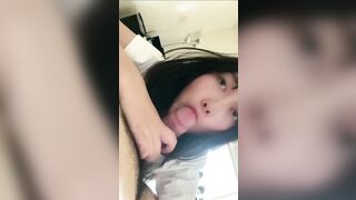 “Này sao mặt ngây thơ mà bảo bú cặc kiểu gì em cũng thành thạo thế”