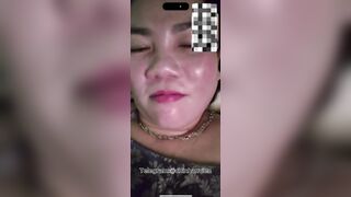 Chị Gái Nứng Cho Em Trai Xem Vú