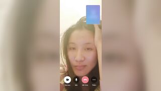 Anh thư vào tolet móc lồn cho ny xem