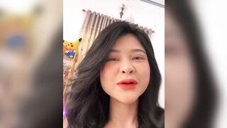 Gái xinh dâm vú to lồn múp nhiều nước thủ dâm trên live kích thích 28/10/26